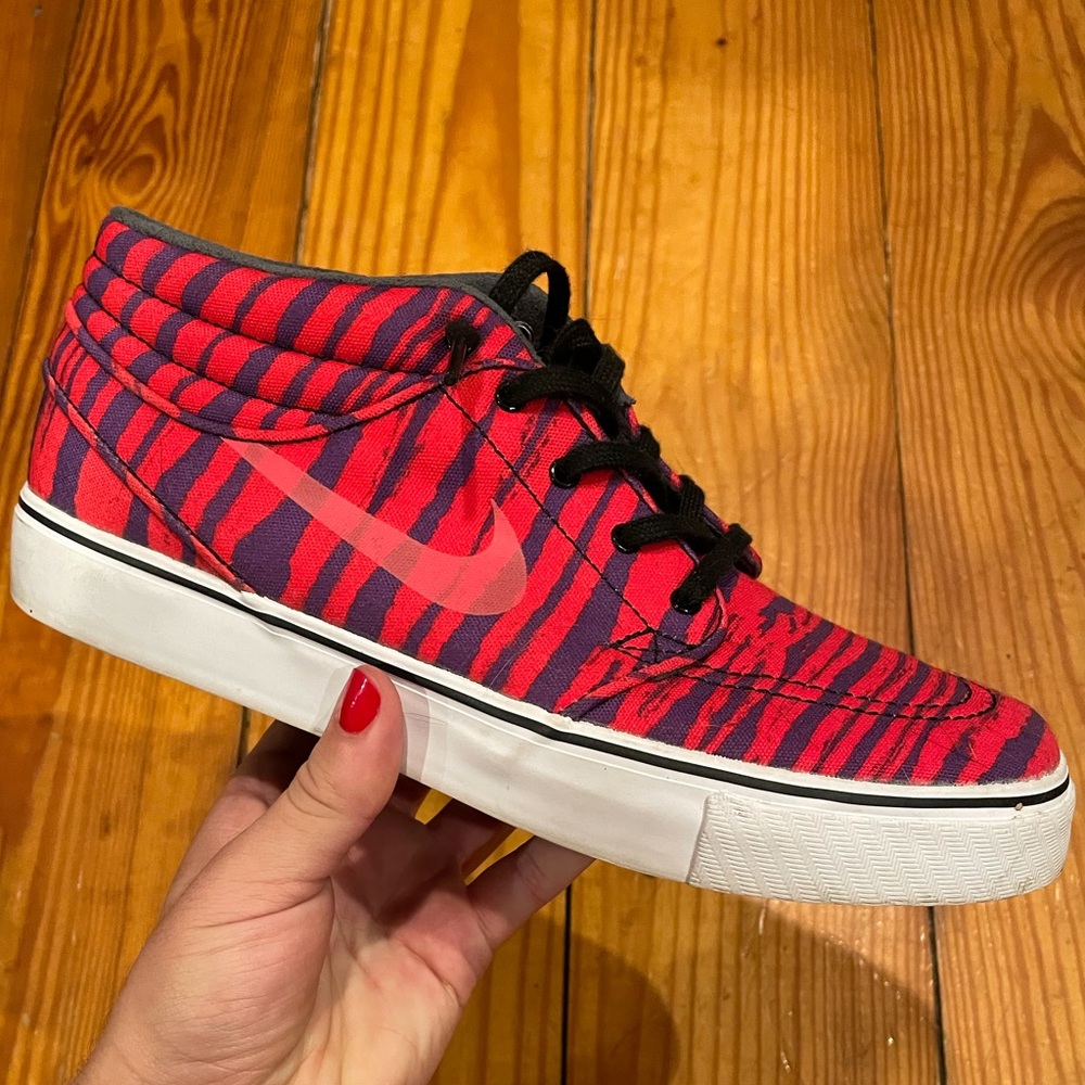 Nike casual
